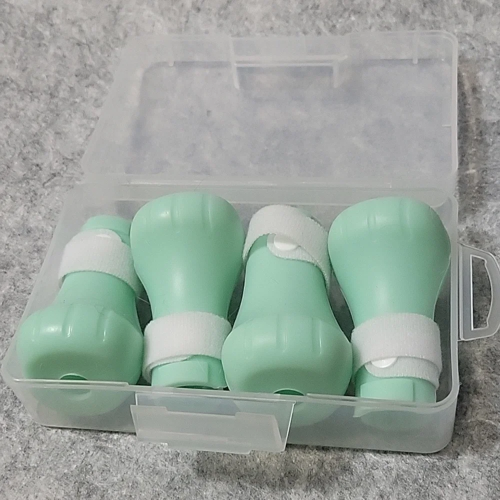 Host pick 😻 Silicone Anti-Scratch Cat Shoes NIP